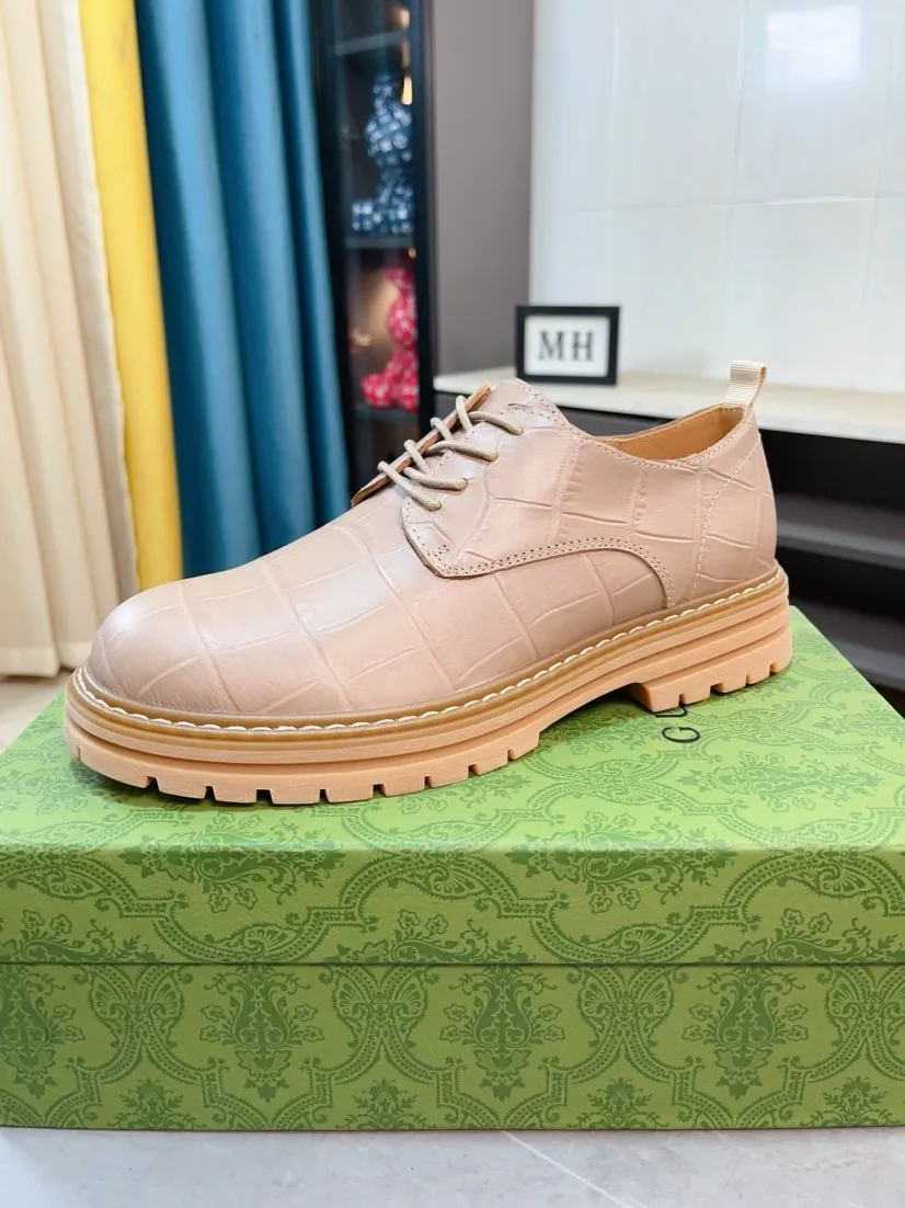 Men's shoes 💰500🌸🌸 (GUCCI) [can be made without label] G's new business boots are full-layer calfskin embossed with classic diamond pattern craftsmanship. They are high-end and classy, ​​versatile and have a full three-dimensional feel. They use raw rubber non-slip outsole. If you look closely, you will be addicted to the leather. You can't extricate yourself ~ the best on the market.          Fabric: Cowhide/Embossed Lining: Cowhide.          Please make a note when placing an order, size: 38-44 (37, 45, 46 can be customized and cannot be returned or exchanged)